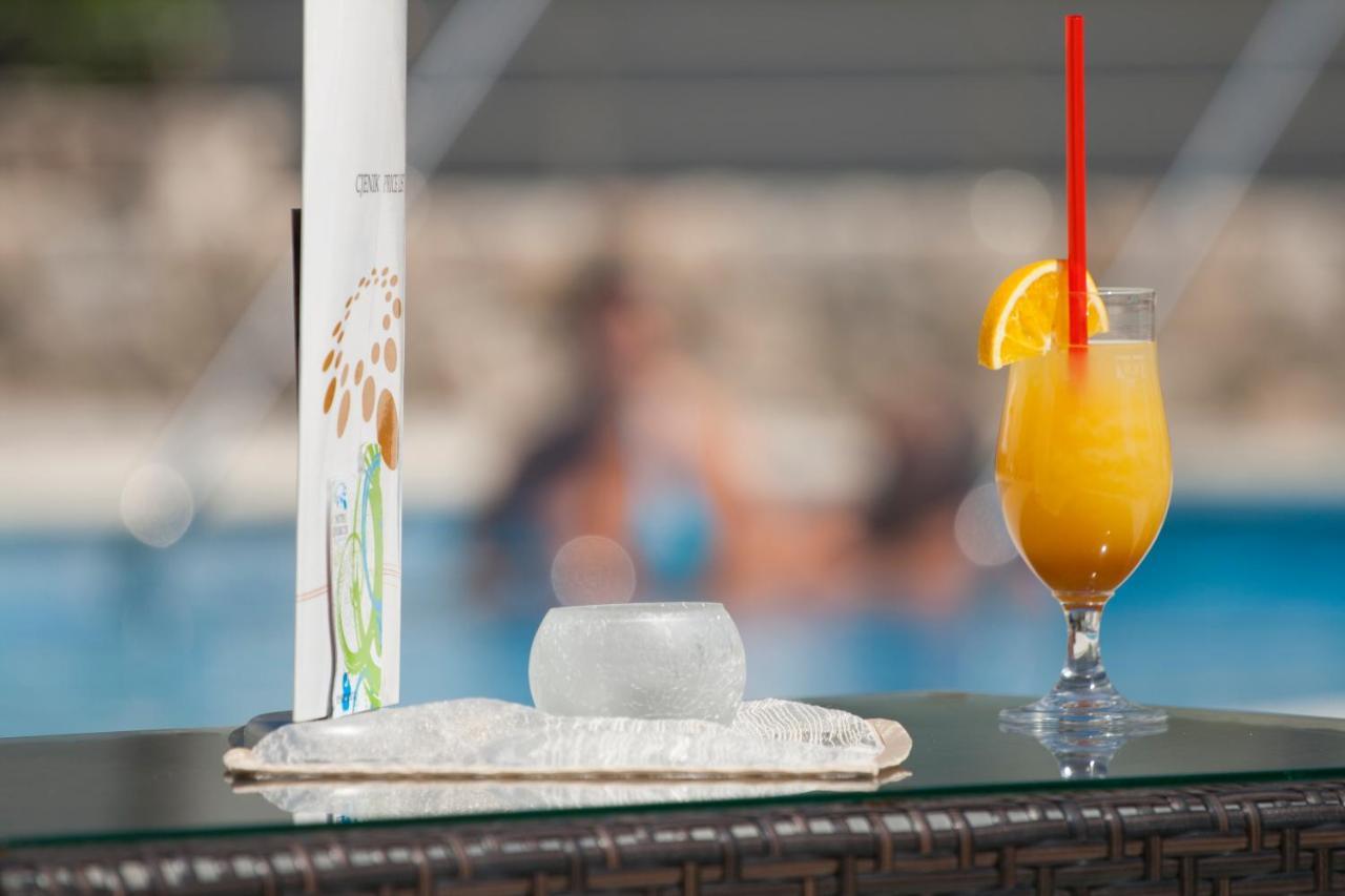 Hotel Quercus Drvenik  Εξωτερικό φωτογραφία