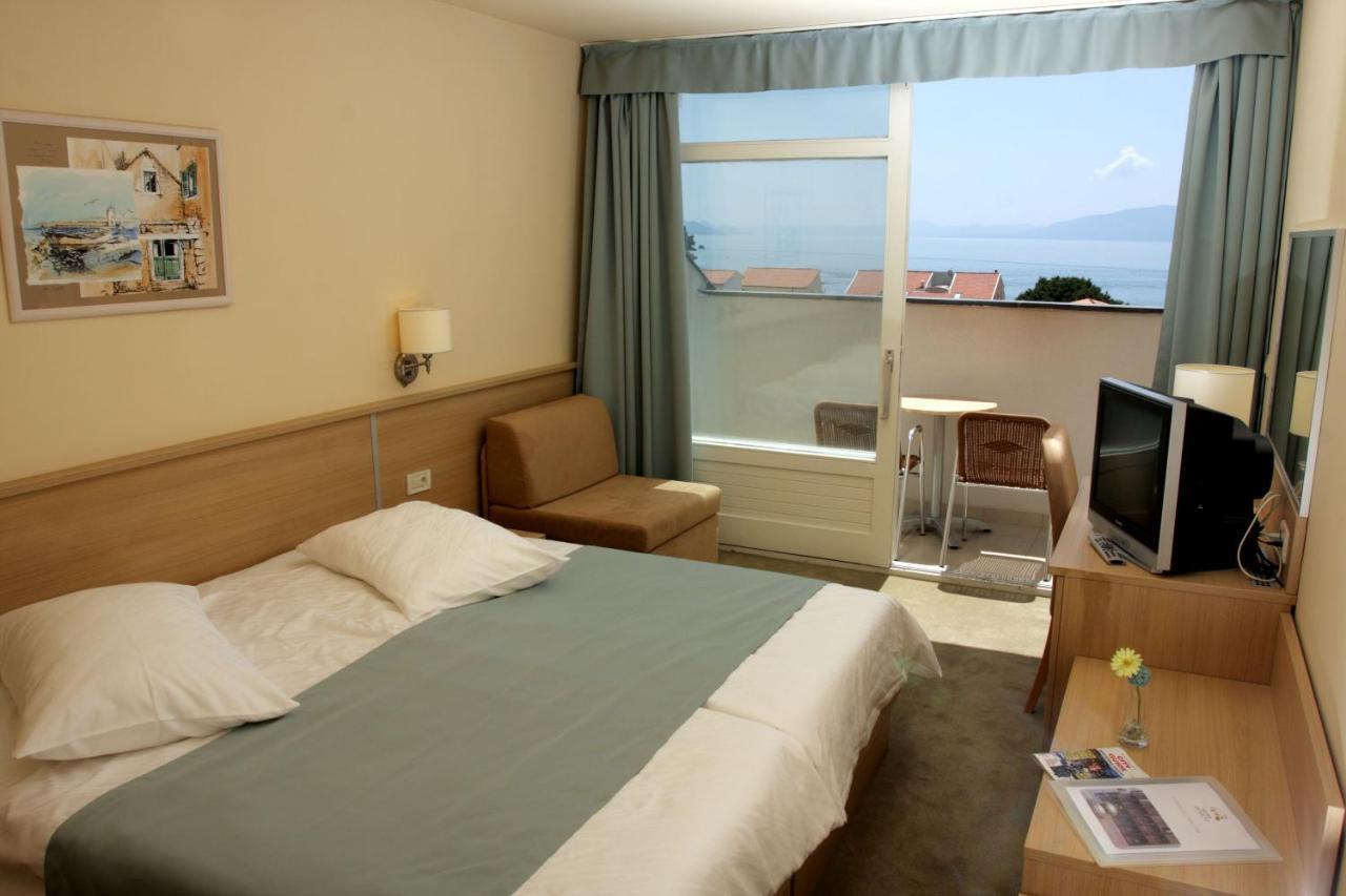 Hotel Quercus Drvenik  Εξωτερικό φωτογραφία